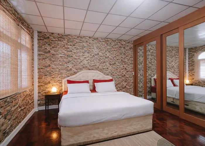 Sukhumvit 81 Haven House- Bts Onnut Дом отдыха *